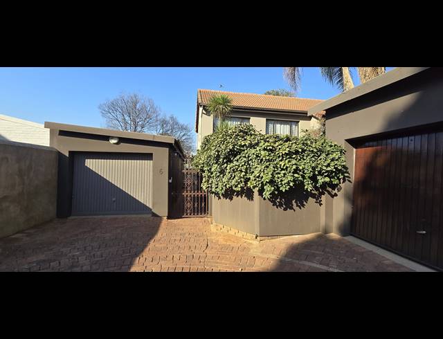 4 BEDROOM DUPLEX FOR SALE IN ARCADIA